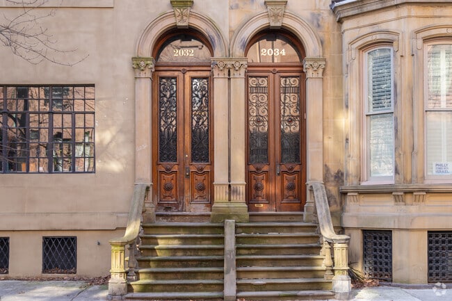 Beautiful historic architectural details can be found throughout Rittenhouse Square.