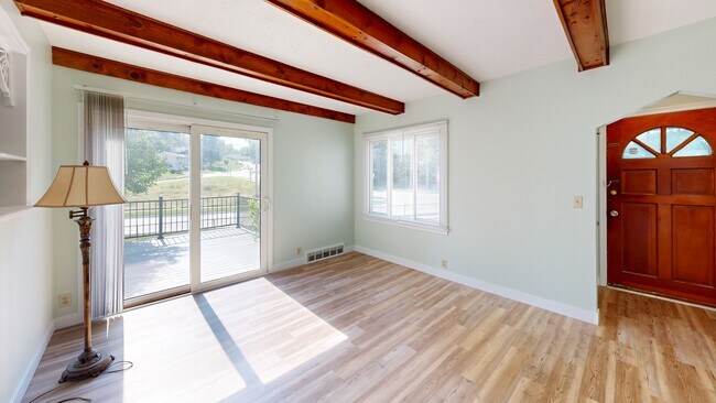 7601 N 36th St, Omaha, NE 68112 - photo 3