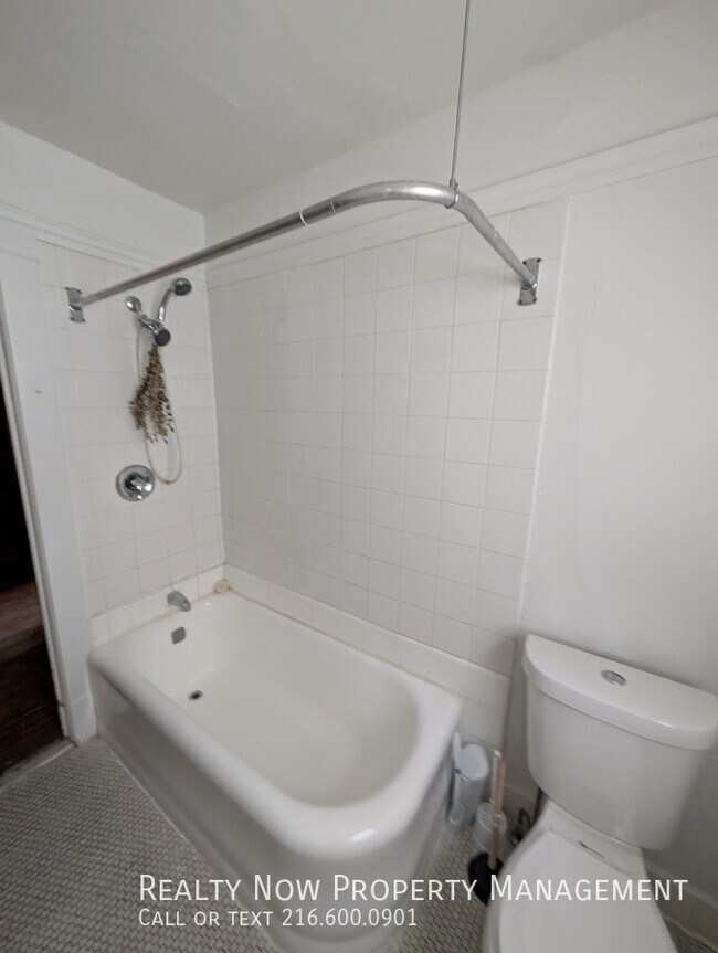 2120 Renrock Rd unit 1, Cleveland Heights, OH 44118 - photo 6