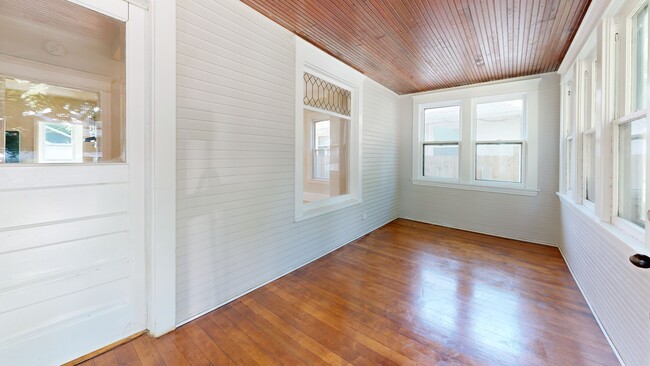 2939 Russell Ave N, Minneapolis, MN 55411 - photo 3