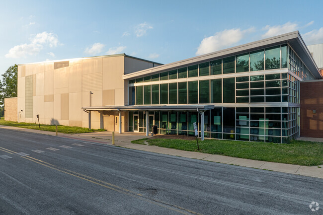 Hazelwood Central Middle School has a 16:1 student to teacher ratio.