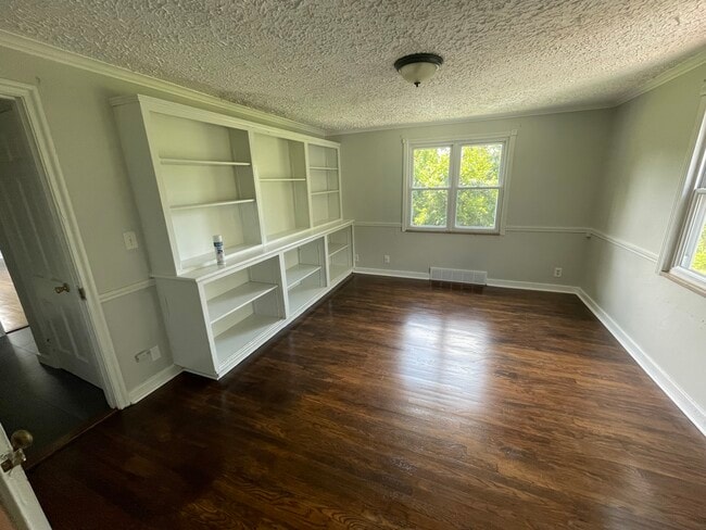 1813 Clairton Rd, West Mifflin, PA 15122 - photo 6