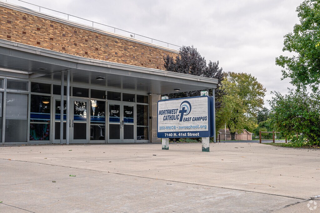 Northwest Catholic - East Campus provides private education in 
Town and Country County.