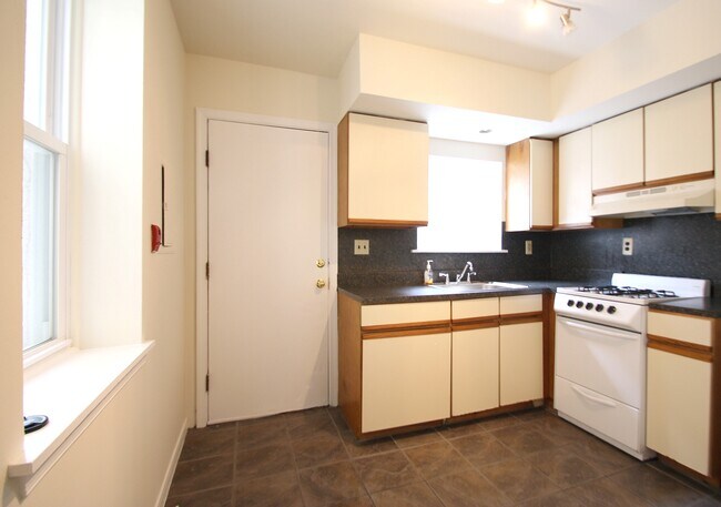 2320 Catharine St unit 1, Philadelphia, PA 19146 - photo 3