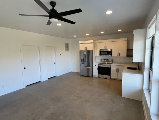 676 676 W Lava Pointe Dr, St. George, UT 84770 - photo 7