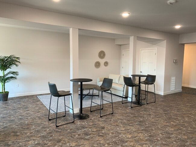 Waiting Area (Limestone building)