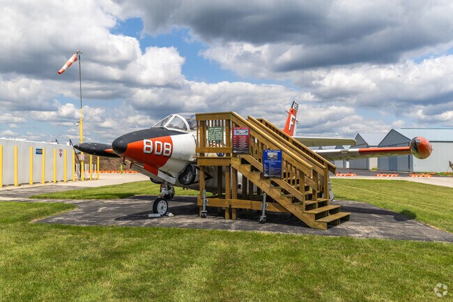 Cider Creek is home to the Clow International Airport and the Illinois Aviation Museum.