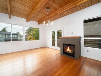 38 NE Going St, Portland, OR 97211