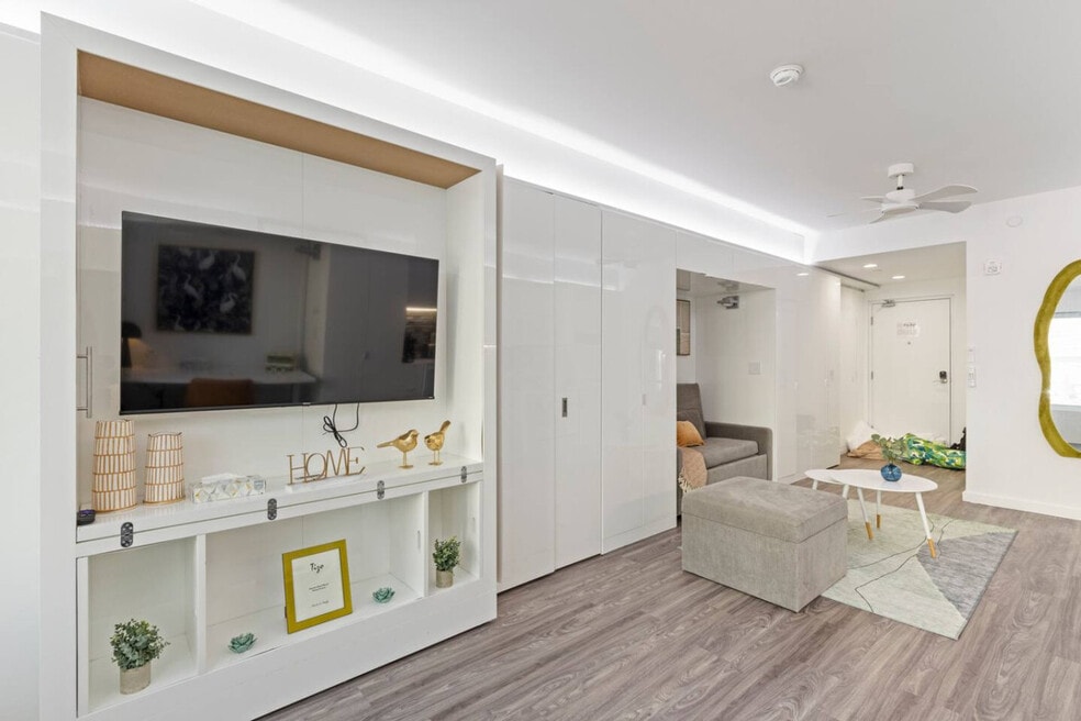 12607 Larchmere Blvd unit ID1335760P, Cleveland, OH 44120 - photo 1