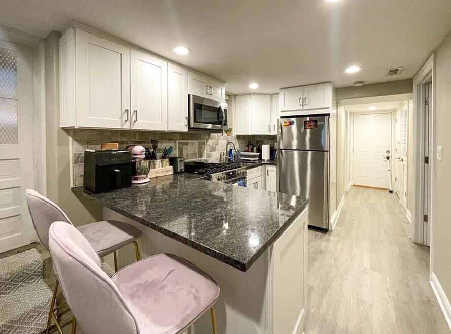 2730 N Wilton Ave unit G, Chicago, IL 60614 - photo 1