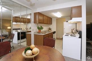 815 E Grandview Blvd, Erie, PA 16504