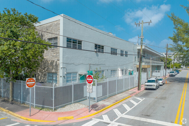 Yeshiva Elementary serves residents and neighboring area alike.
