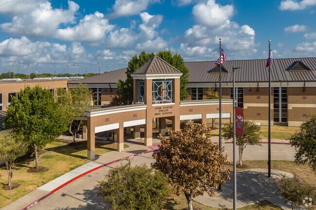 Dulles High School's student loop makes drop-off and pick-up times convenient for parents.