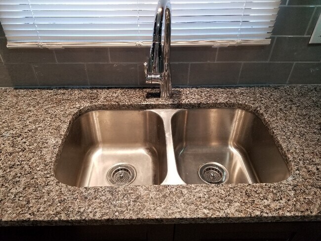 5712 Ridgemont Ln, Chicago Ridge, IL 60415 - photo 3