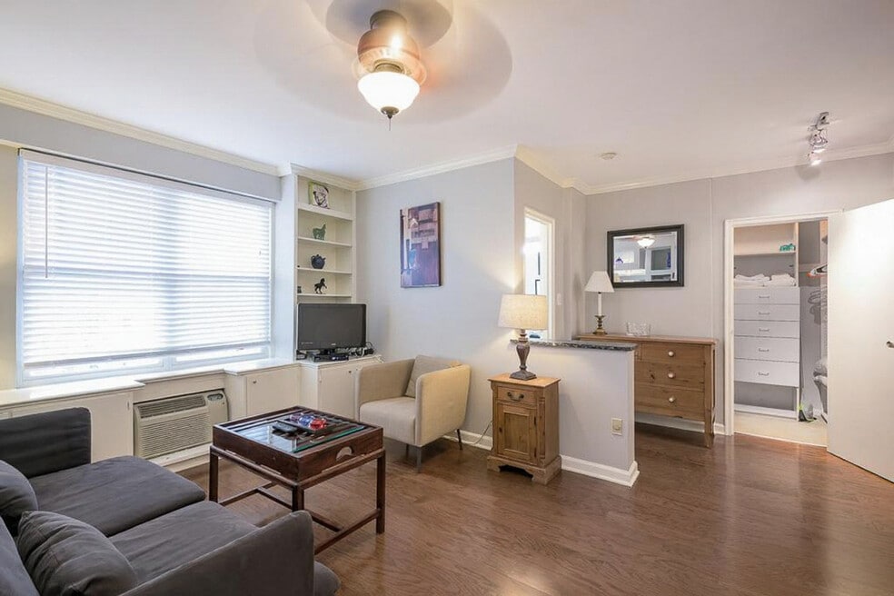 2139 N St NW unit ID378P, Washington, DC 20037 - photo 1