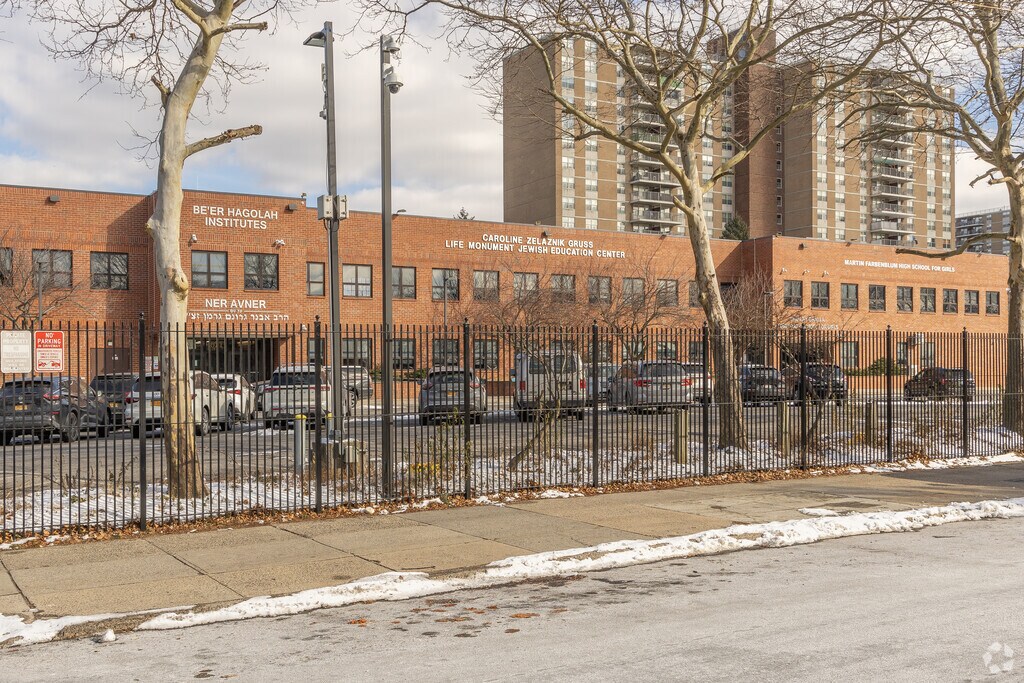 Be'Er Hagolah Institutes (B & G) is a private school located in Brooklyn, NY.