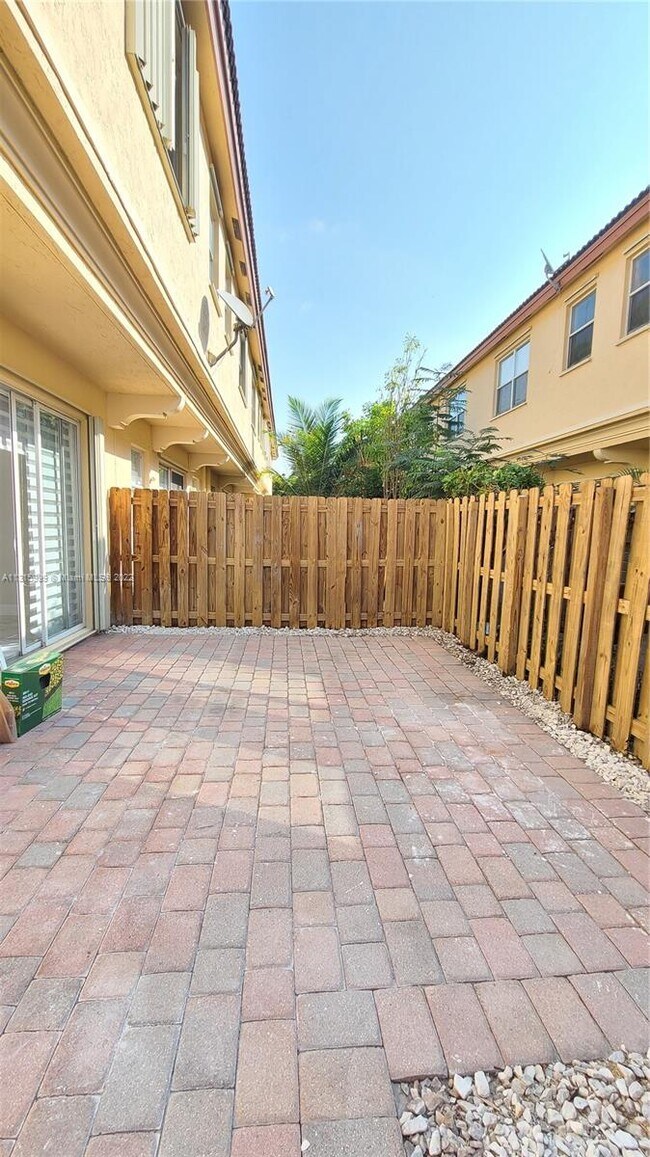 12822 SW 135th St, Miami, FL 33186 - photo 4