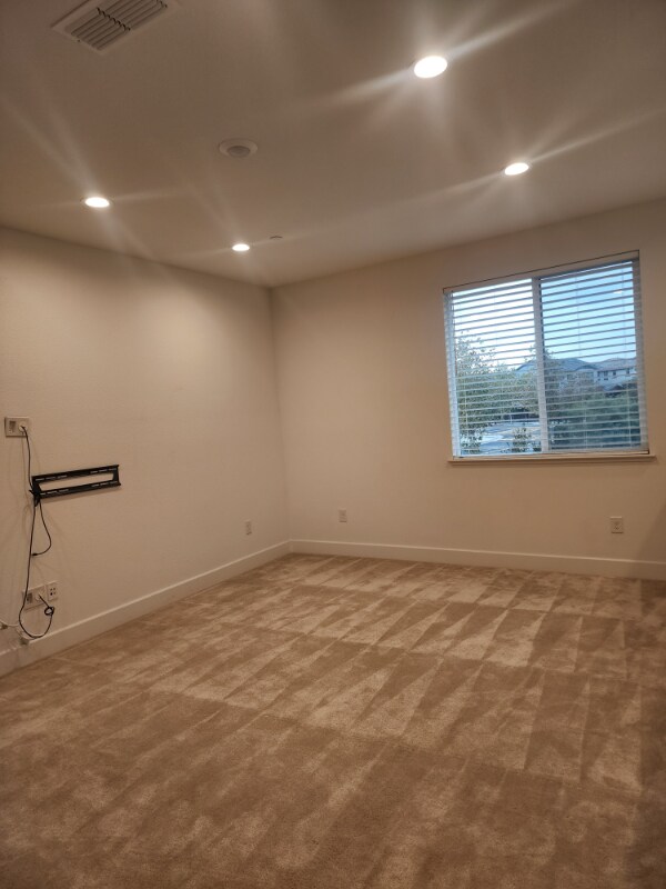 337 W Phelps Dr, Mountain House, CA 95377 - photo 4