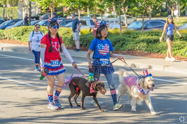 Pets are allowed at the 4th of July Run in San Ramon as long as they adorn Red, White, and Blue.