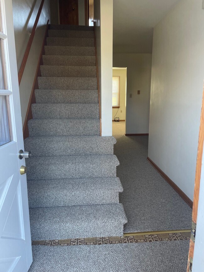 2805 Glenwood Ave unit Apartment 8, Moundsville, WV 26041 - photo 5