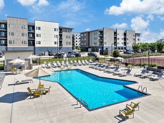 550 SW 9th St, Des Moines, IA 50309