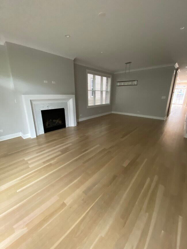 3229 N Kenmore Ave unit 2, Chicago, IL 60657 - photo 4