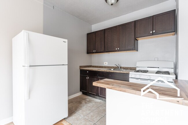 5662 N Ridge Ave unit 2B, Chicago, IL 60660 - photo 2