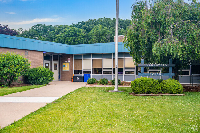 Front entrance to Northvail School.