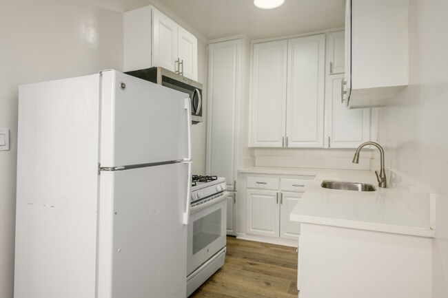 1317 N Bronson Ave unit 101, Los Angeles, CA 90028 - photo 5