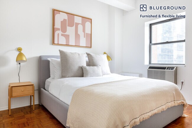 360 W 34th St unit FL12-ID528, New York, NY 10001 - photo 7