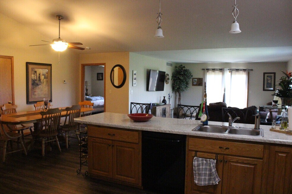 1722 Crooked Ave, Holmen, WI 54636 - photo 1