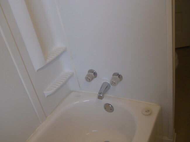 1498 Winchester Ave unit 4, Lakewood, OH 44107 - photo 7