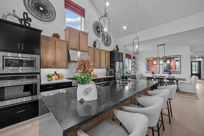 611 Long Trail unit 36501766, Mansfield, TX 76063 - photo 2