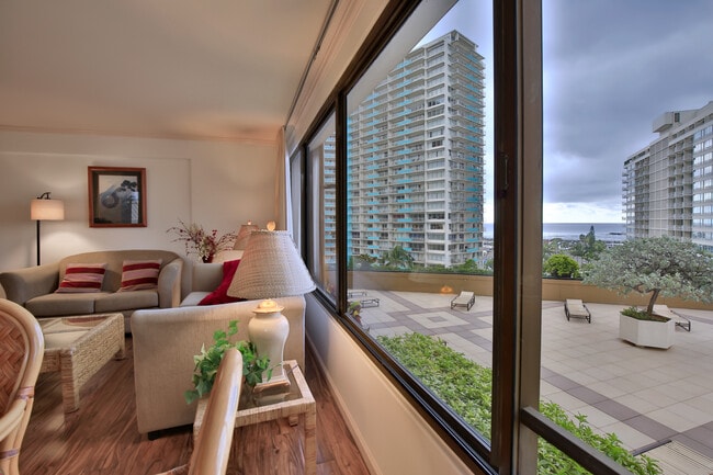 Discovery Bay Center unit 3318, Honolulu, HI 96815 - photo 4