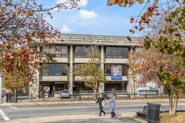 Residents of Colonial Heights have access to the Lawrence Public Library.