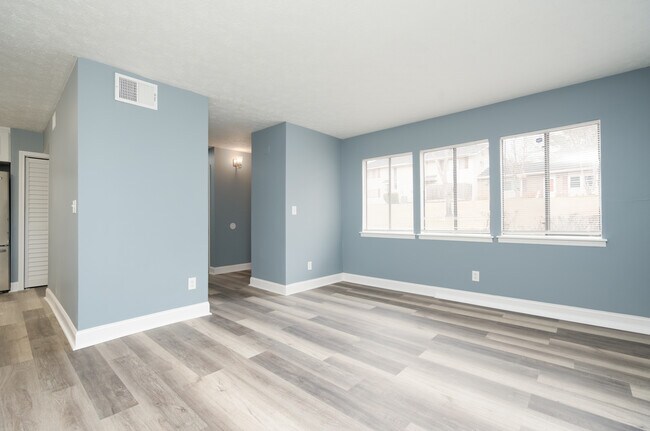 7560 Taylor Rd unit 20, Riverdale, GA 30274 - photo 3