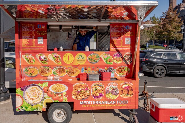 Street food vendors around Yale are incredibly popular all year long.