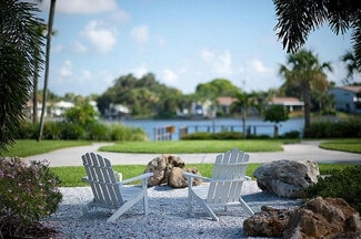 1515 Eden Isle Blvd NE, Saint Petersburg, FL 33704