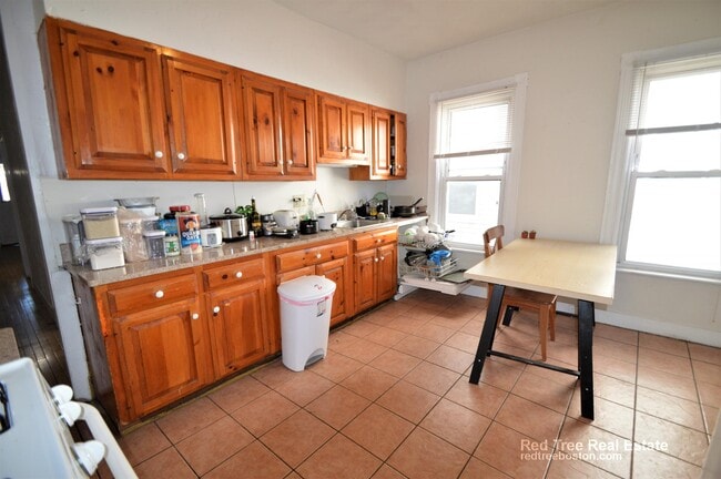 31 Brainerd Rd unit 31, Allston, MA 02134 - photo 6