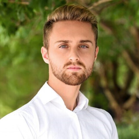 Agent Photo