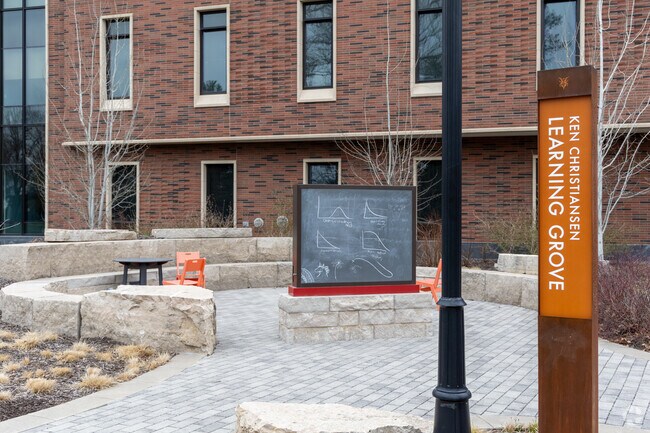 Grinnell College fosters learning and discovery at every turn.