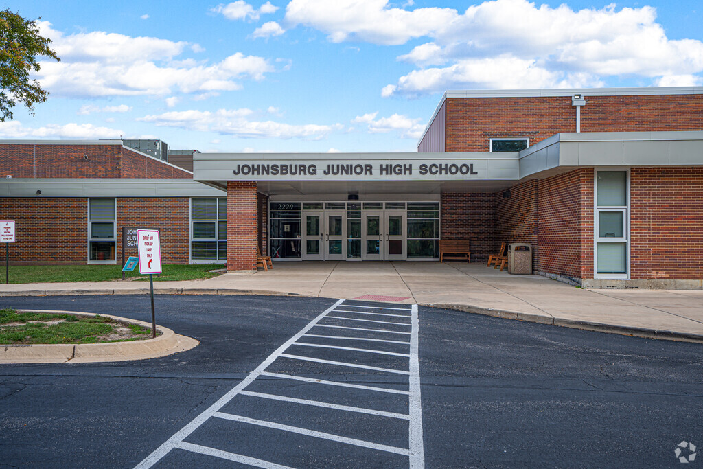 Johnsburg Jr. High School has 357 students and a B- rating according to Niche.