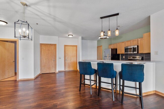 10900 W Bluemound Rd unit 113, Milwaukee, WI 53226 - photo 6