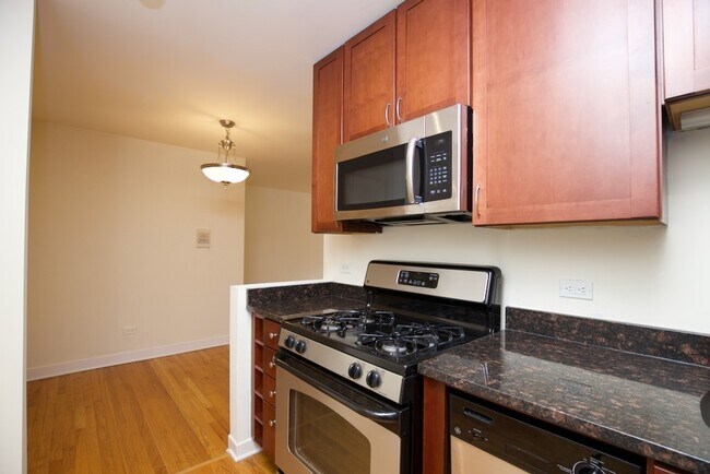 628 W Wrightwood Ave unit J01P, Chicago, IL 60614 - photo 5