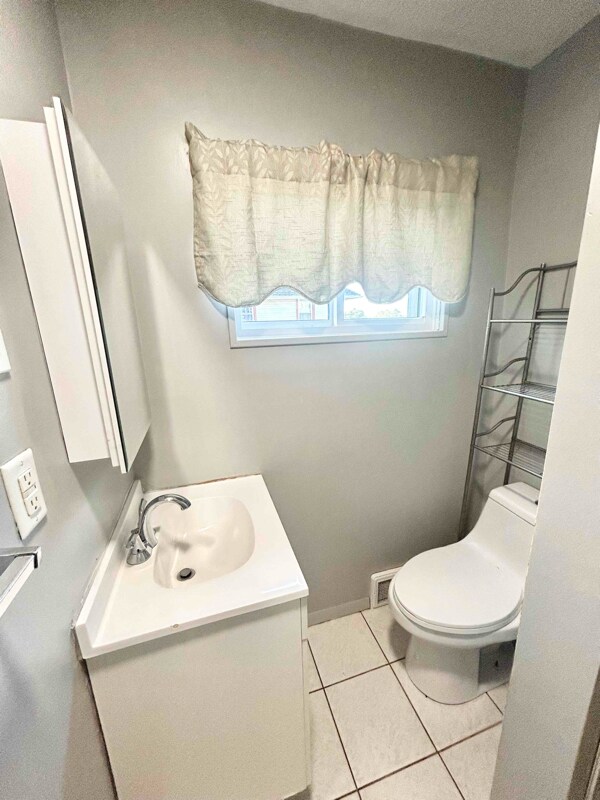718 Virginia Ave unit 2, Rochester, PA 15074 - photo 4