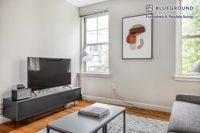 632 Massachusetts Ave unit FL2-ID764, Cambridge, MA 02139 - photo 2