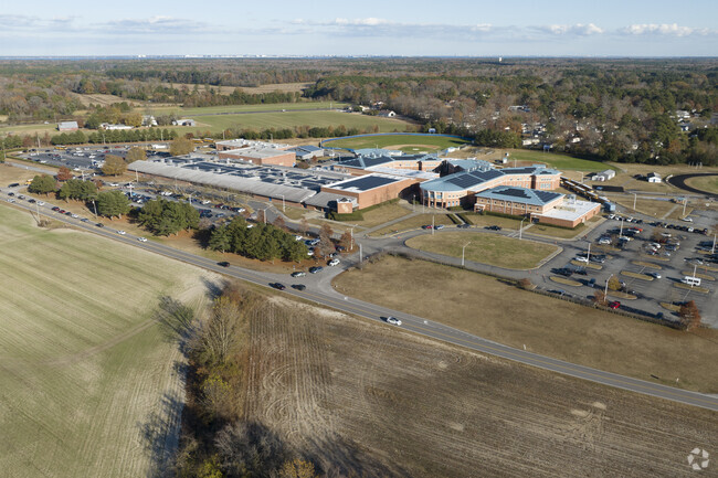Students thrive in an engaging, diverse educational atmosphere at Smithfield Middle School.