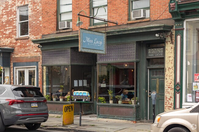 Miss Lucy's Kitchen serves comfort food made with locally sourced ingredients in Saugerties.