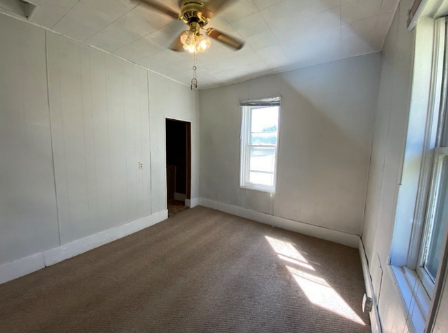 3115 8th Ave S, Fort Dodge, IA 50501 - photo 3