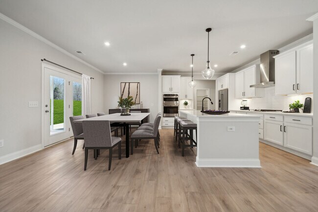 404 Balboa St, Matthews, NC 28104 - photo 2